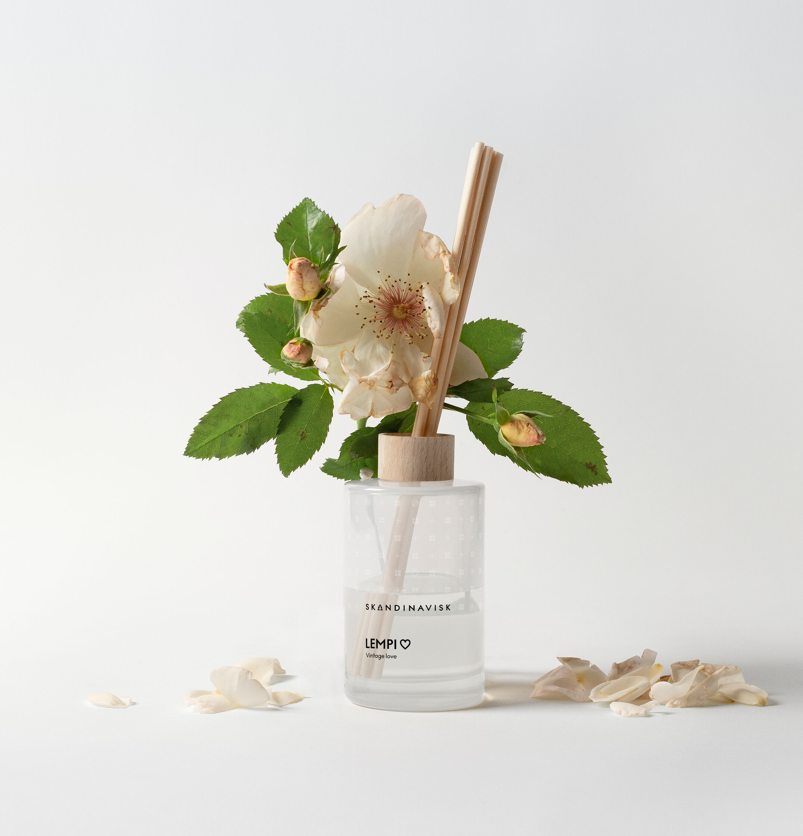 Shop LEMPI 200ml Scent Diffuser and leave a lighter