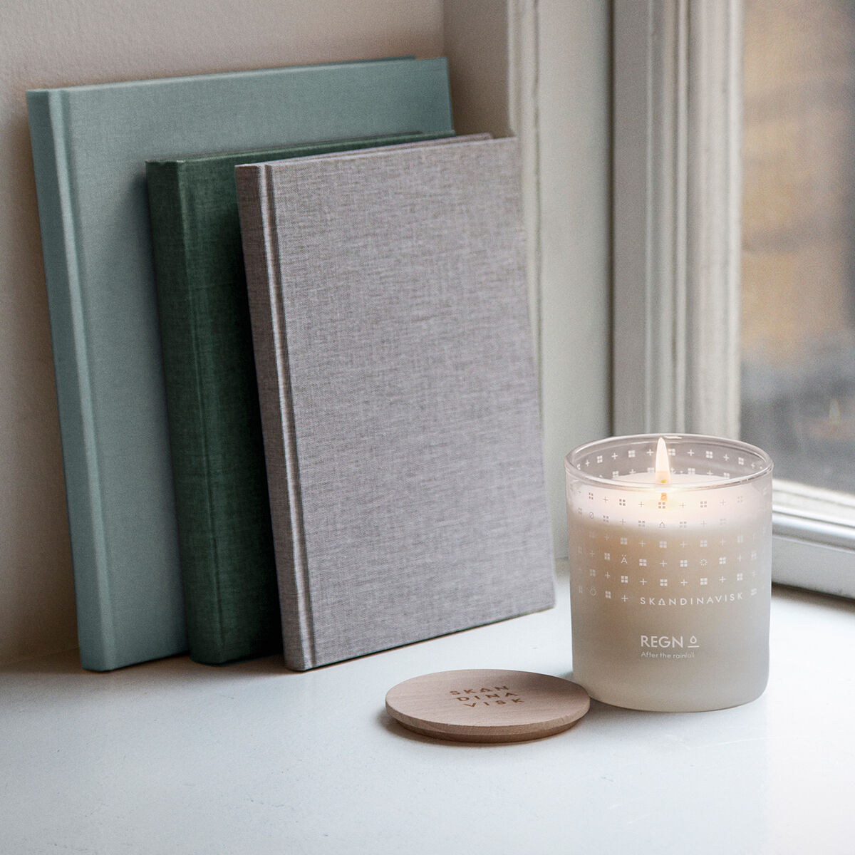 SKANDINAVISK REGN アロマキャンドル 200g 大 新品未使用 Shop REGN 200g Scented Candle and leave a lighter footprint