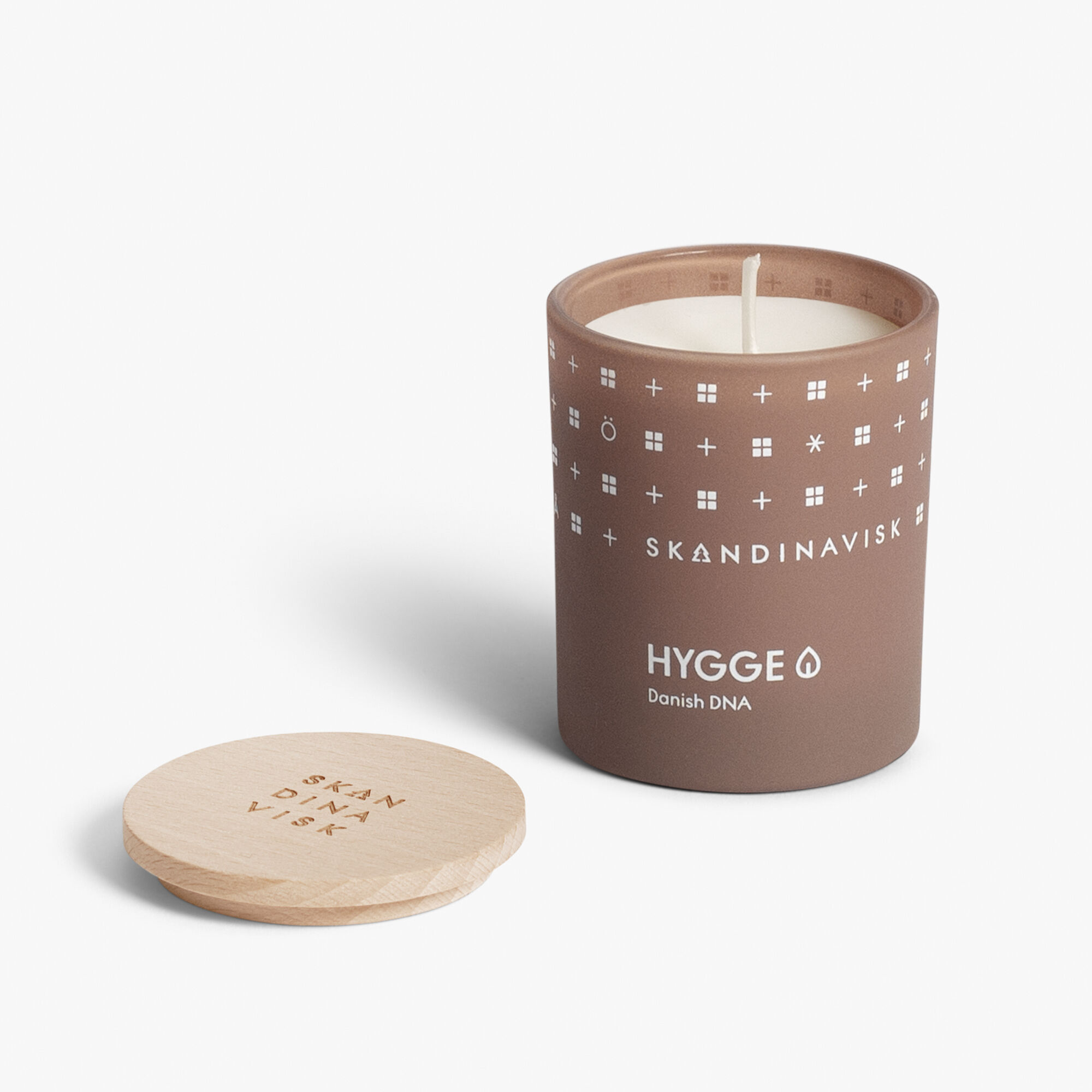 Shop HYGGE Mini Scented Candle and leave a lighter footprint | Skandinavisk  | B Corp certified since 2019 | Fragrances for a more balanced life