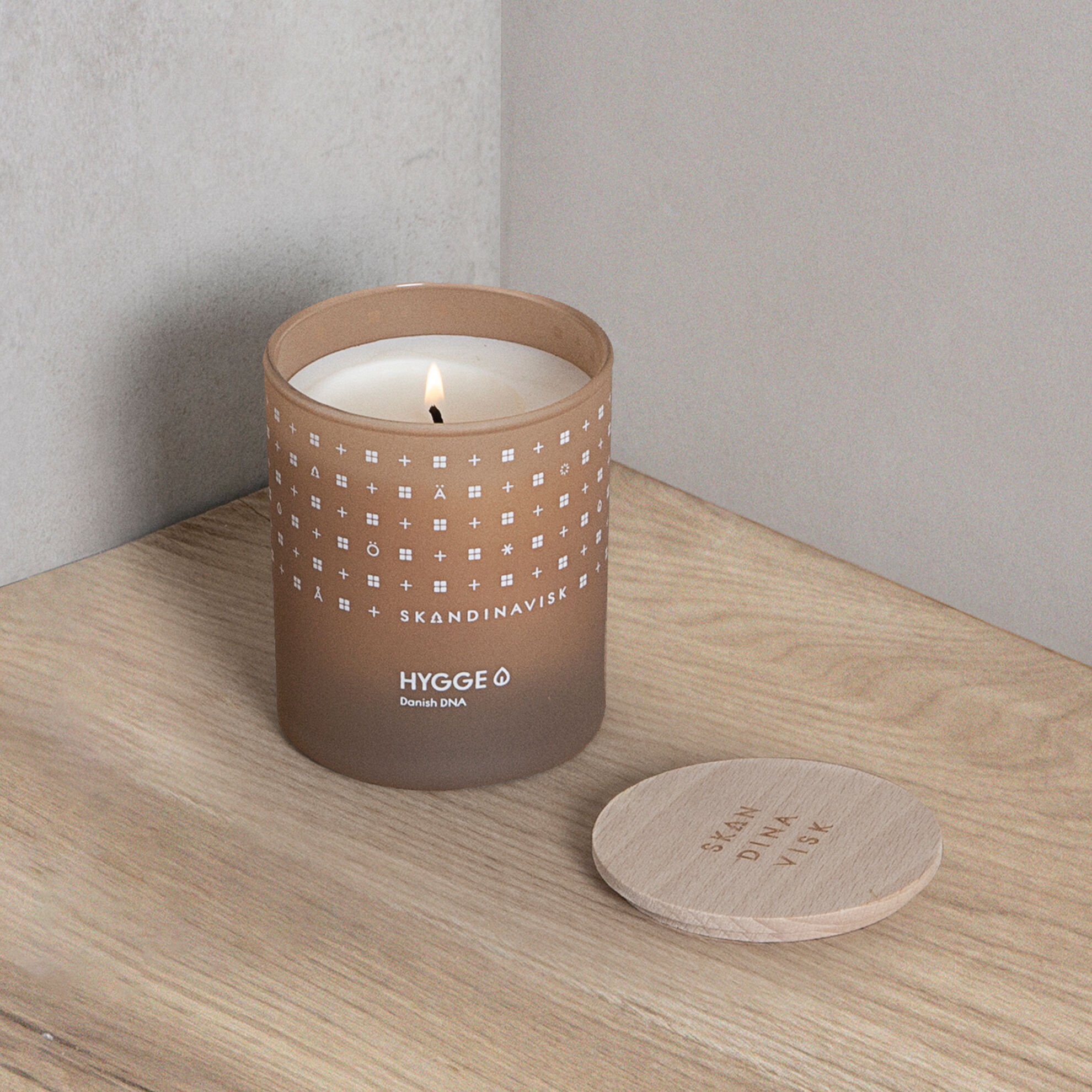 Shop HYGGE Scented Candle and leave a lighter footprint Skandinavisk